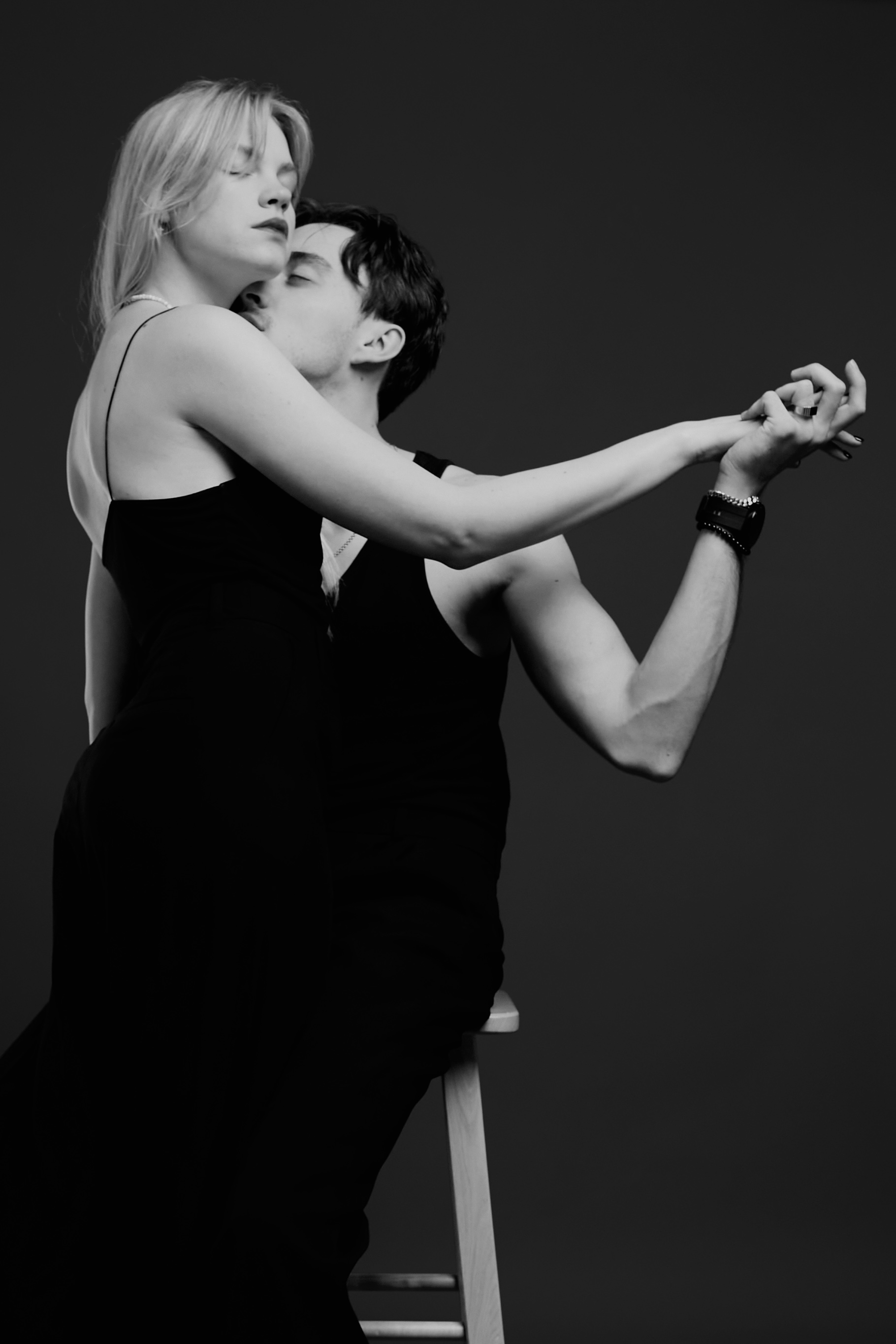 Влюбленная пара чб фото